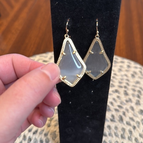 RARE Kendra Scott Grey Cats Eyes Slate Gold tone Alexandra Earrings - Picture 2 of 4